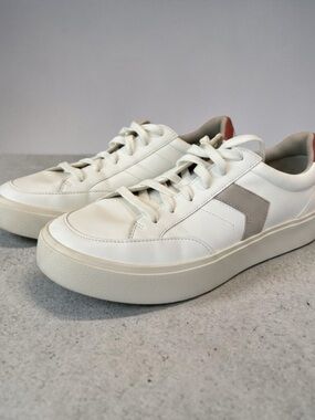Women’s  Dr. Scholl’s White Leather Low-Top Sneaker with Gray/Beige  Accent